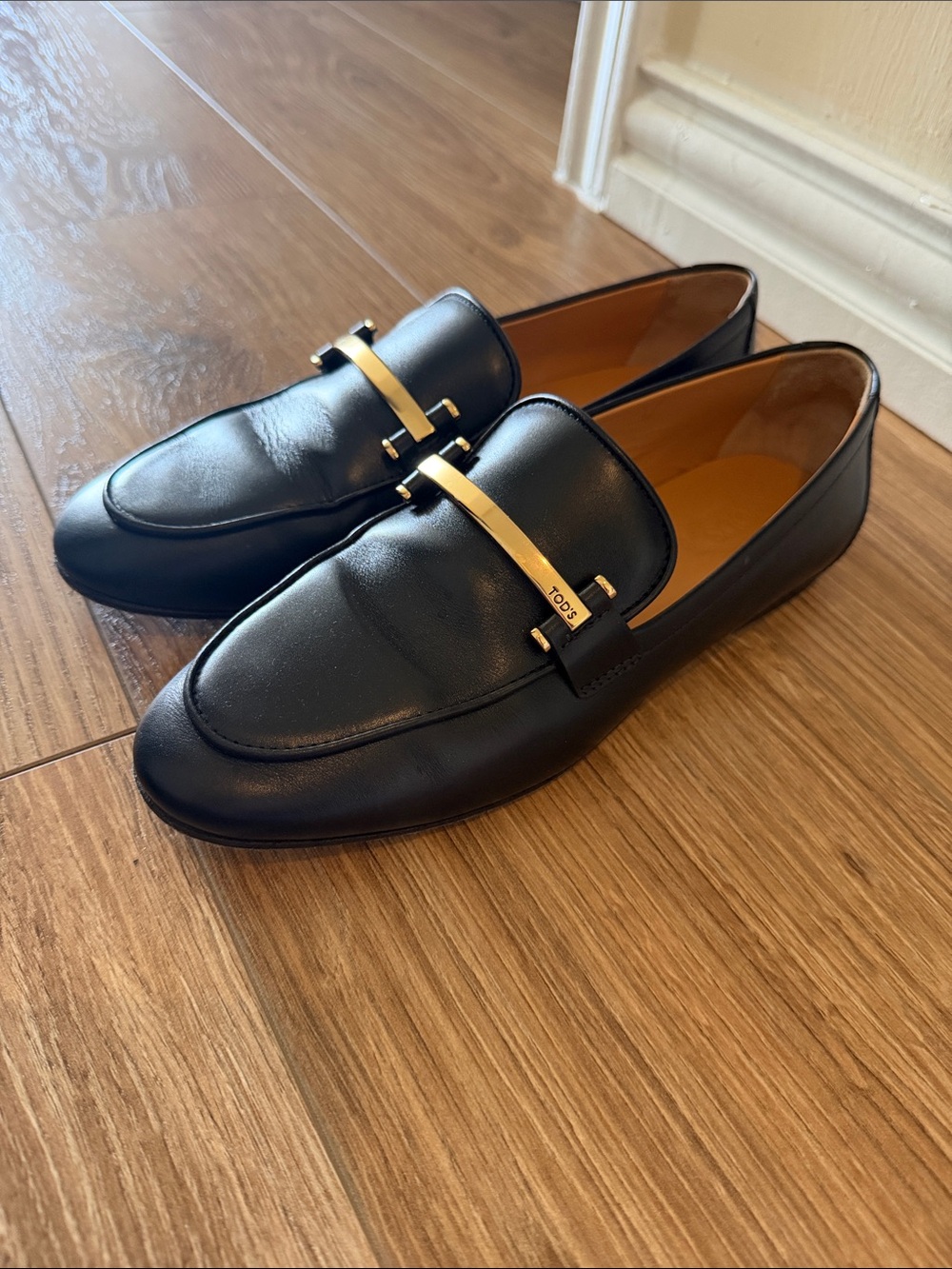 Tod's Clamp Detailed Slip-On Loafer - Picture 7 of 7